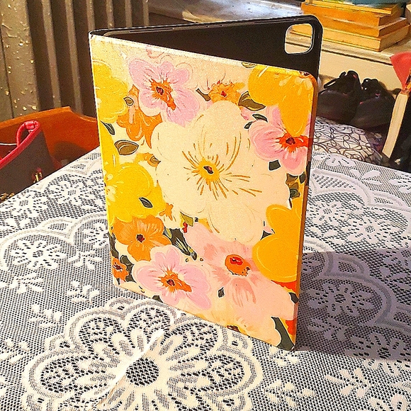 iPad Pro 4th Generation Case w/ Unique Flower Designs, Unbranded - Picture 7 of 11